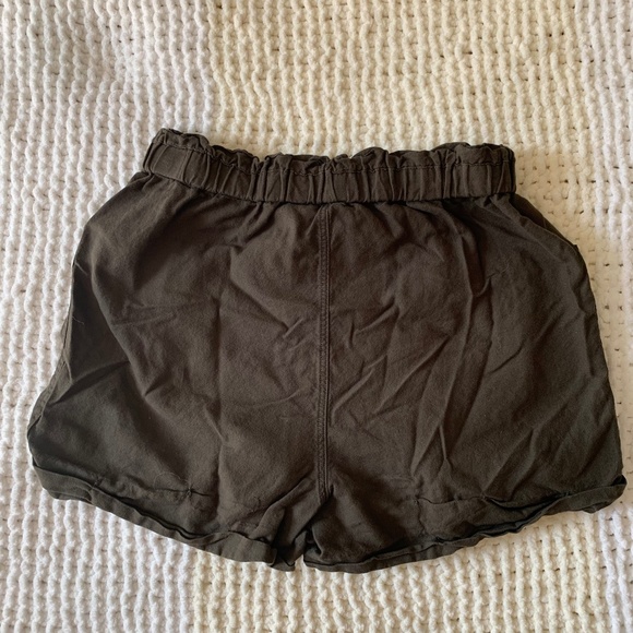 Aritzia army green Community shorts - Picture 2 of 5